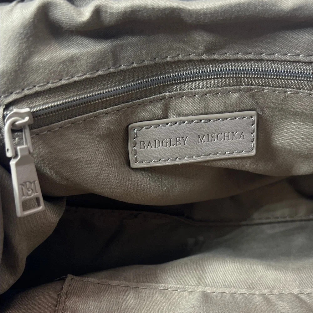 Badgley Mischka Taupe Wrapped Frame Clutch Shoulder Bag with Chunky Mauve Chain - Picture 8 of 10